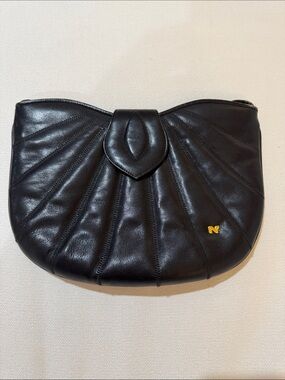 Vintage Nina Ricci Black Leather Shell-Style Clutch with Gold Logo